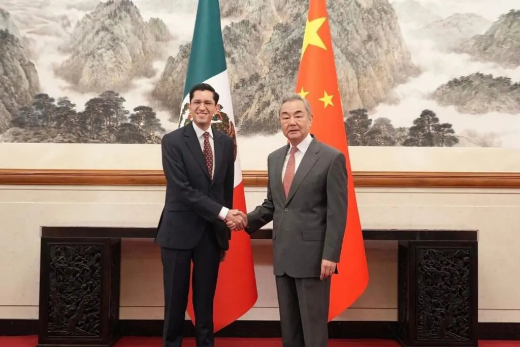 China respalda soberanía de México; rechaza injerencia extranjera durante visita de Roberto Velasco