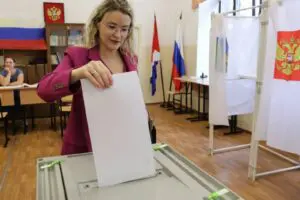 Rusia abre tres días de votación para renovar Duma en comicios marcados por la guerra