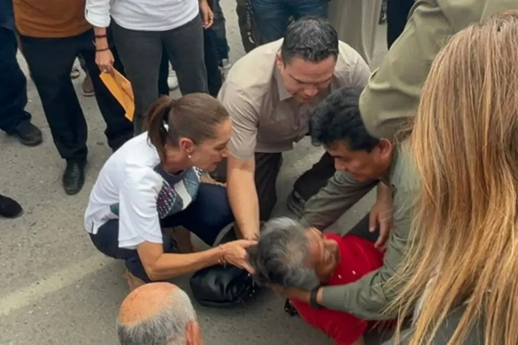 Sheinbaum detiene su salida y auxilia a adulta mayor en la Arena Potosí