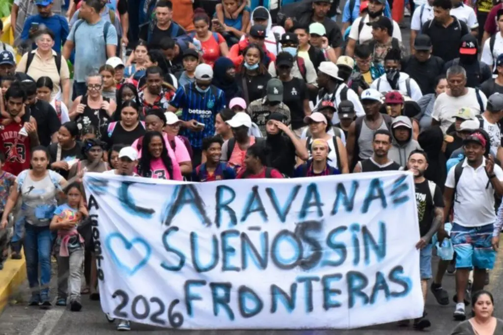 Tras 250 kilómetros a pie, caravana "Sueños sin fronteras" piden documentos para continuar en autobús