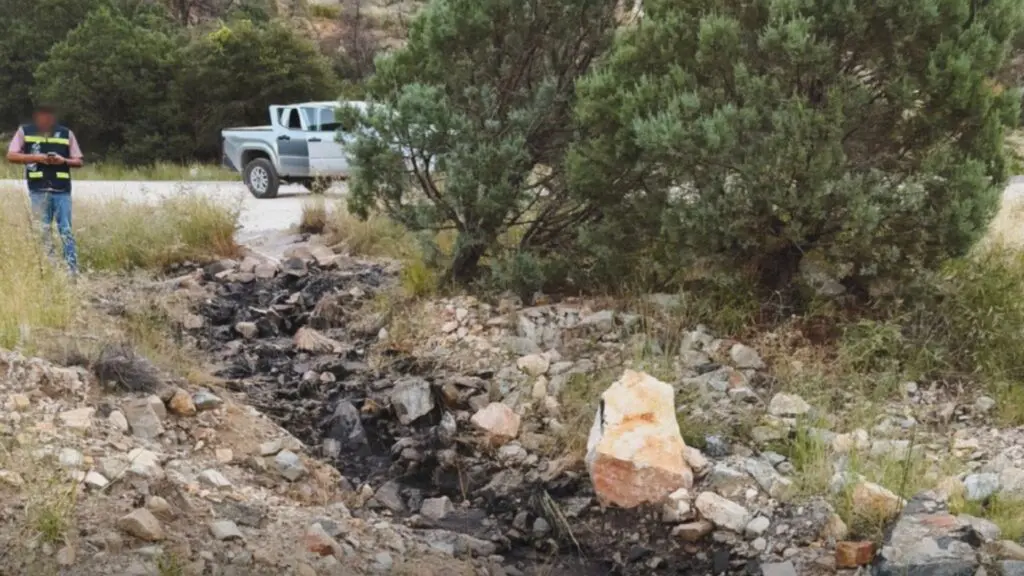 Derrame de 12 mil litros de ácido sulfúrico en Cananea, Sonora, obliga cierre de carretera. Foto: Profepa