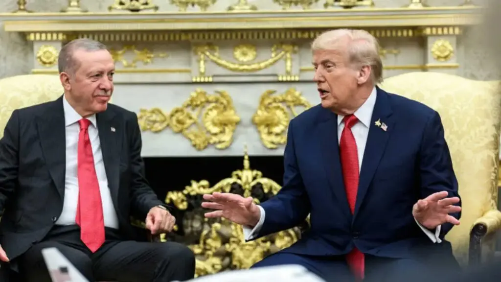 El presidente de Estados Unidos, Donald Trump, se reúne con el presidente de Turquía, Recep Tayyip Erdogan.