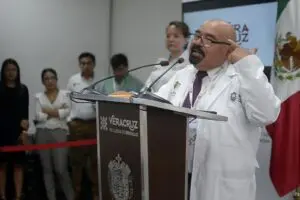 “Si no quiere operar, no opere”: coordinador del IMSS-Bienestar en Veracruz se disculpa con médicos residentes