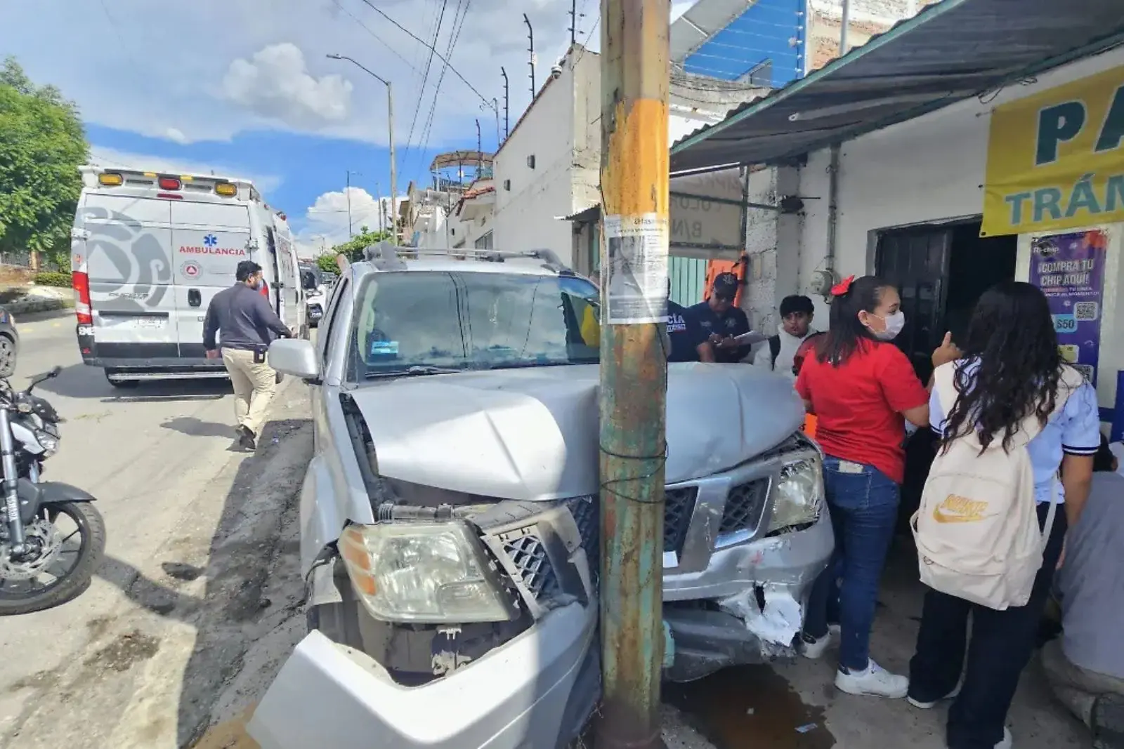 Choque en Tuxtla deja cinco lesionados; tres son estudiantes del Cobach