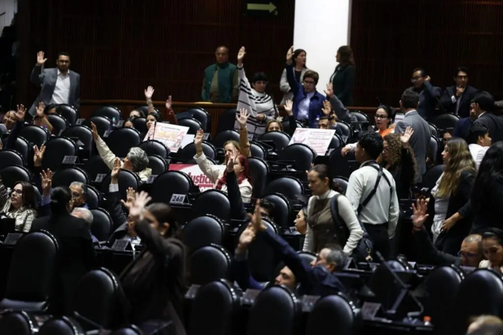 Diputados avalan la mal llamada reforma “antimemes” entre acusaciones de censura