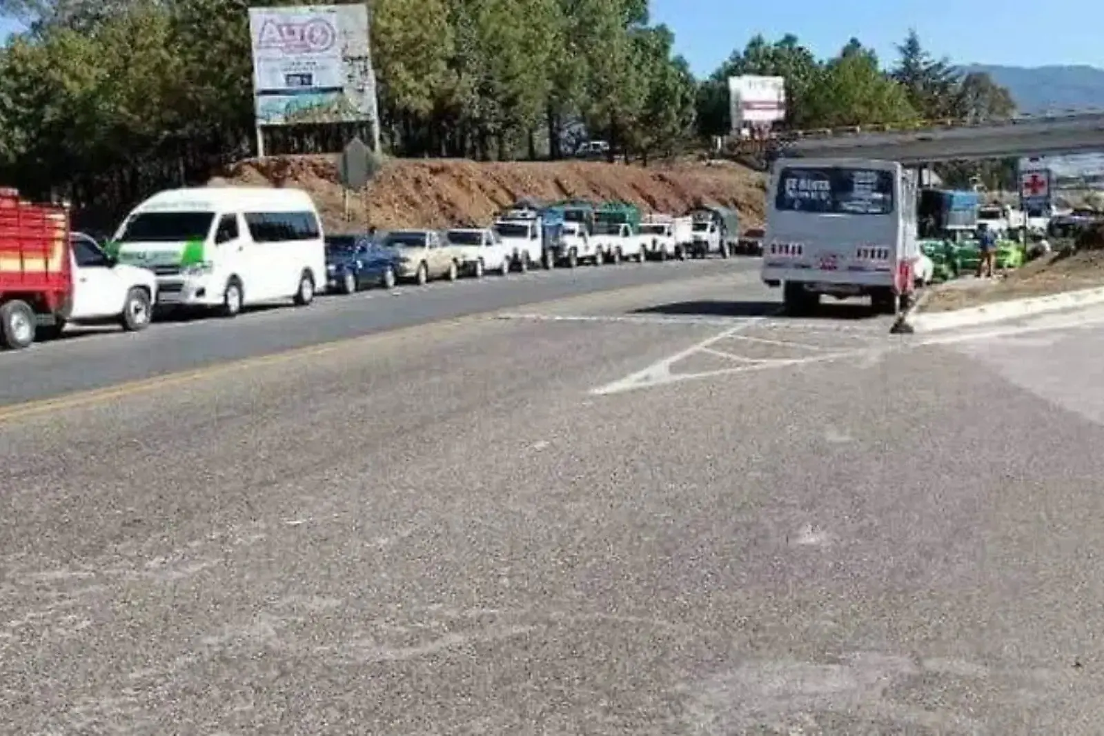 Se manifiestan en la caseta de Chiapa de Corzo de forma pacífica y sin bloqueos transportistas