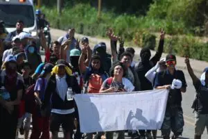 Desarticulan en límites de Chiapas y Oaxaca caravana migrante “Fe y Esperanza con Dios”