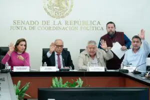 Poder Legislativo avala veto a celulares en educación básica y ajustan Ley del ISR