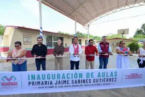 Eduardo Ramírez entrega obras de infraestructura educativa en primaria de Tuxtla Gutiérrez