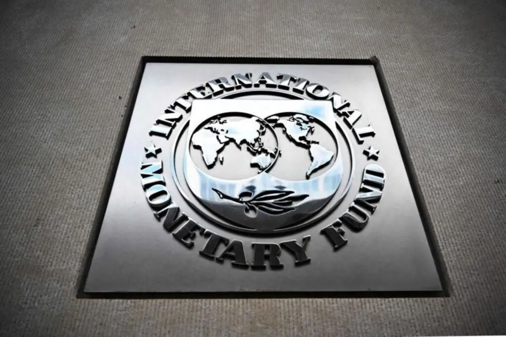 FMI reconoce avances fiscales de México, pero pide acelerar esfuerzos para reducir deuda