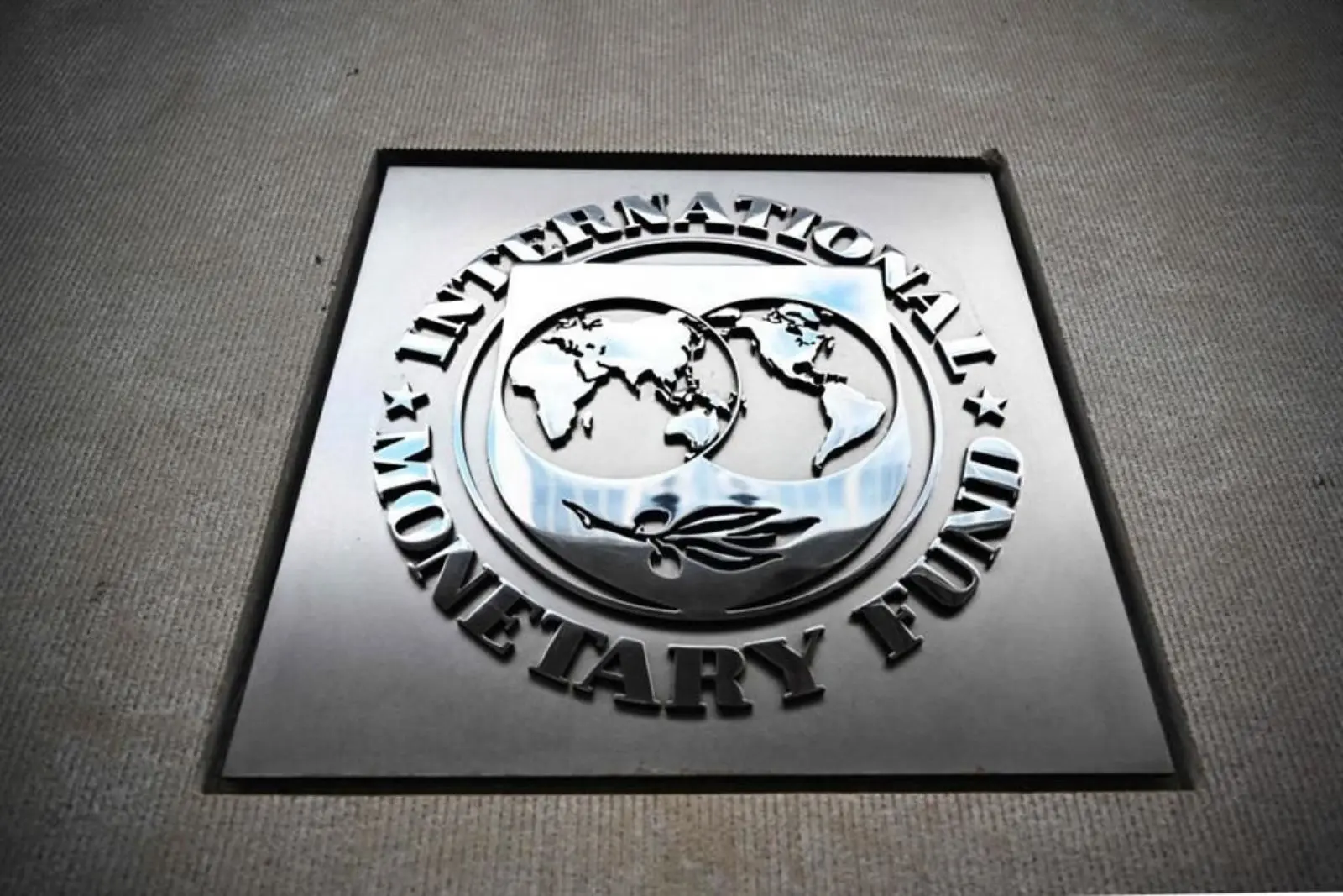 FMI reconoce avances fiscales de México, pero pide acelerar esfuerzos para reducir deuda