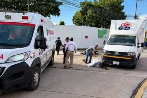 Motociclista pierde la vida tras impactarse contra camión de Gamesa frente al ITAES en Comitán
