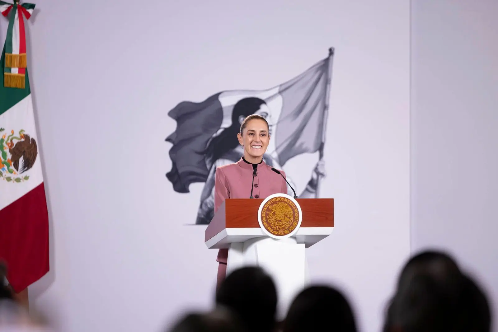 Sheinbaum celebra crecimiento de 3.5% en actividad económica en agosto de 2026