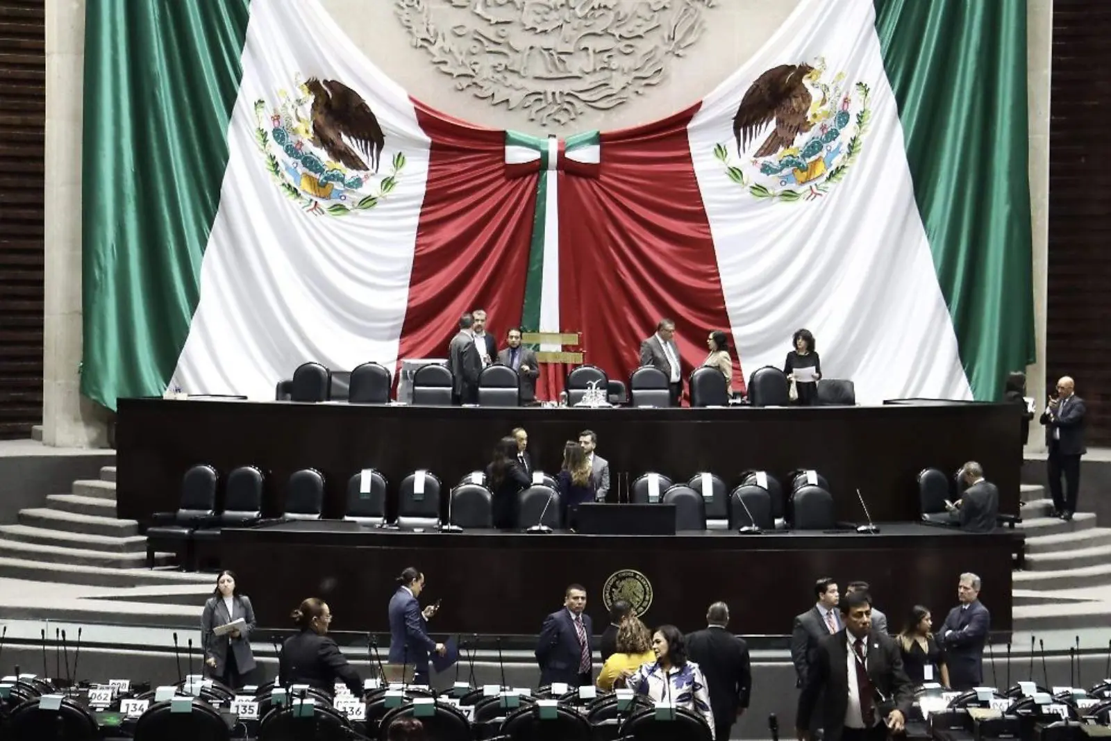 Diputados dan luz verde a ley que busca reducir uso de efectivo y acelerar pagos digitales