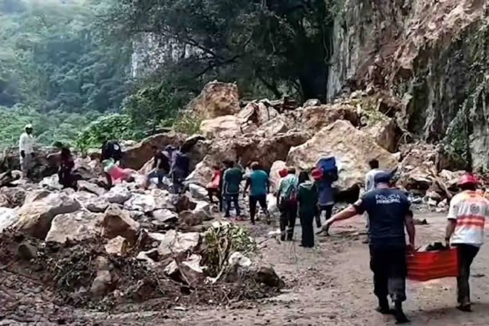Lluvias golpean a Chiapas: joven muere arrastrado por un río en Oxchuc