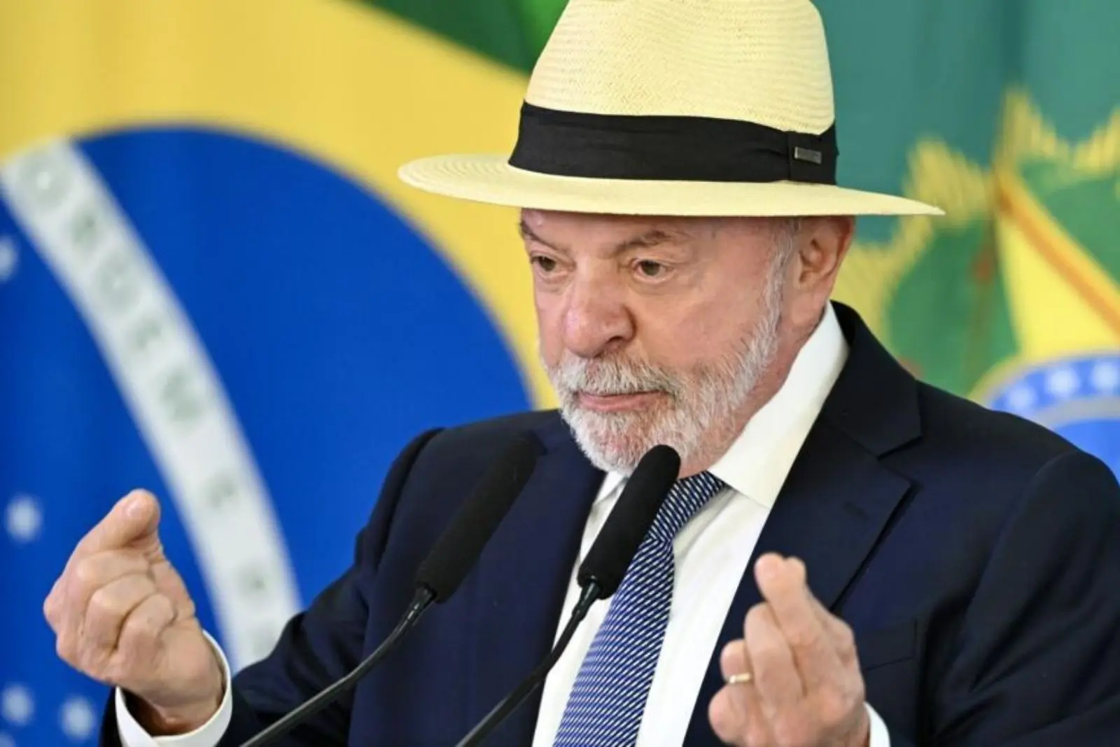 Del Toro, Mark Ruffalo y ola de cineastas llaman a votar por Lula en Brasil el domingo