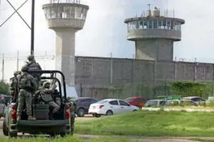 Guerra entre Los Chapitos y La Mayiza deja 12 muertos en el penal de Mazatlán
