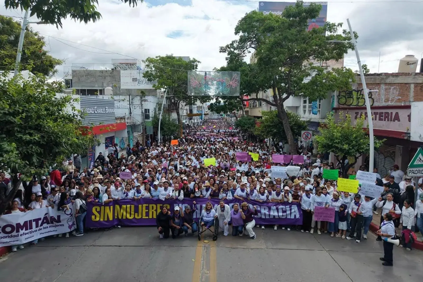 Mujeres de Chiapas marchan en Tuxtla Gutiérrez en defensa de la reforma de paridad efectiva