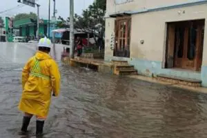 Frente Frío Núm. 2 provoca severas afectaciones en Pichucalco: río alcanza el 100% de su capacidad