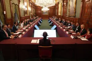 Sheinbaum se reúne con Ronald Johnson y empresarios de EU; buscan fortalecer inversiones comercial