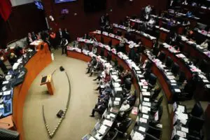 Exigen senadores acceso exclusivo a Salón de Protocolo del AICM para días de sesión