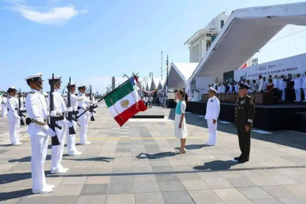 Presidenta destaca vocación de Armada de México durante aniversario en Veracruz