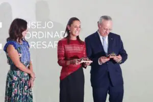 Presidenta proyecta histórica inversión pública de 8 billones de pesos ante iniciativa privada