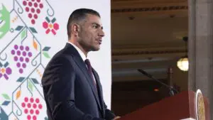 Omar García Harfuch durante la conferencia matutina del 13 de octubre de 2026.