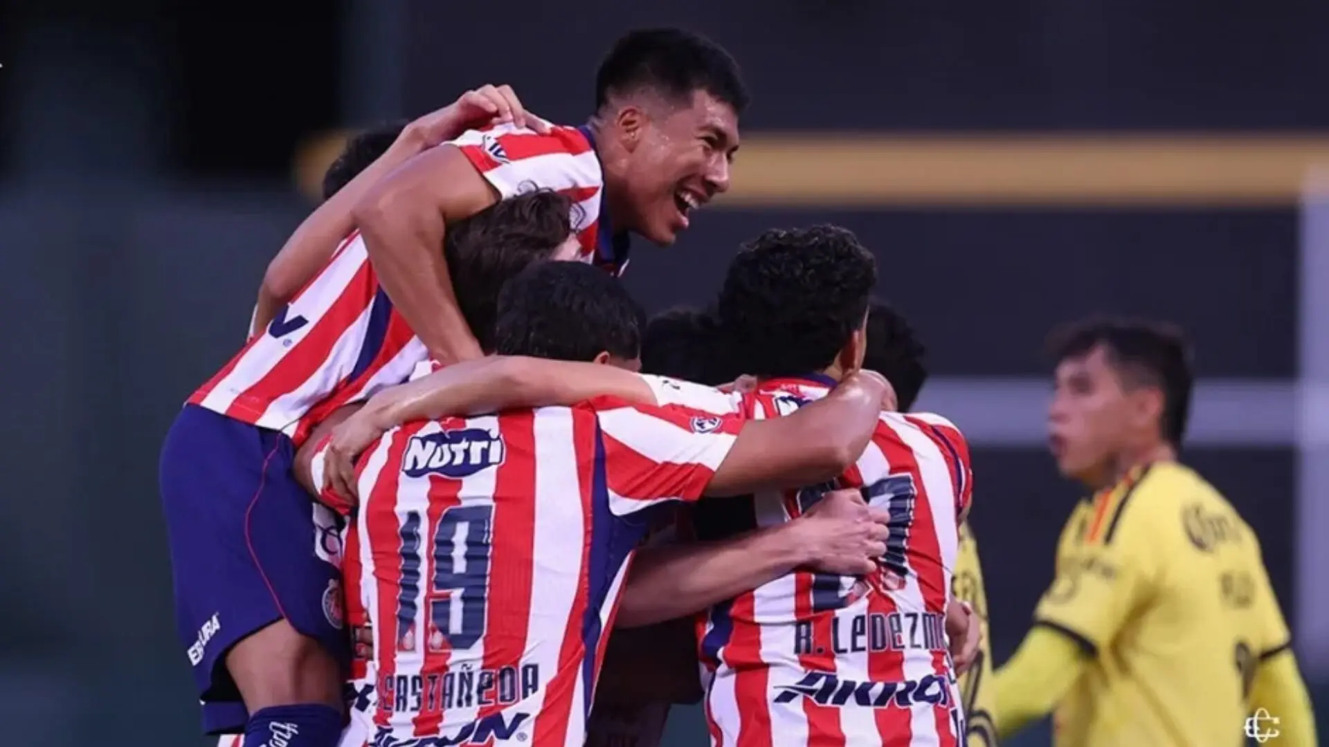 Chivas derrota al América en el Clásico Nacional de Oakland. (X: @Chivas)