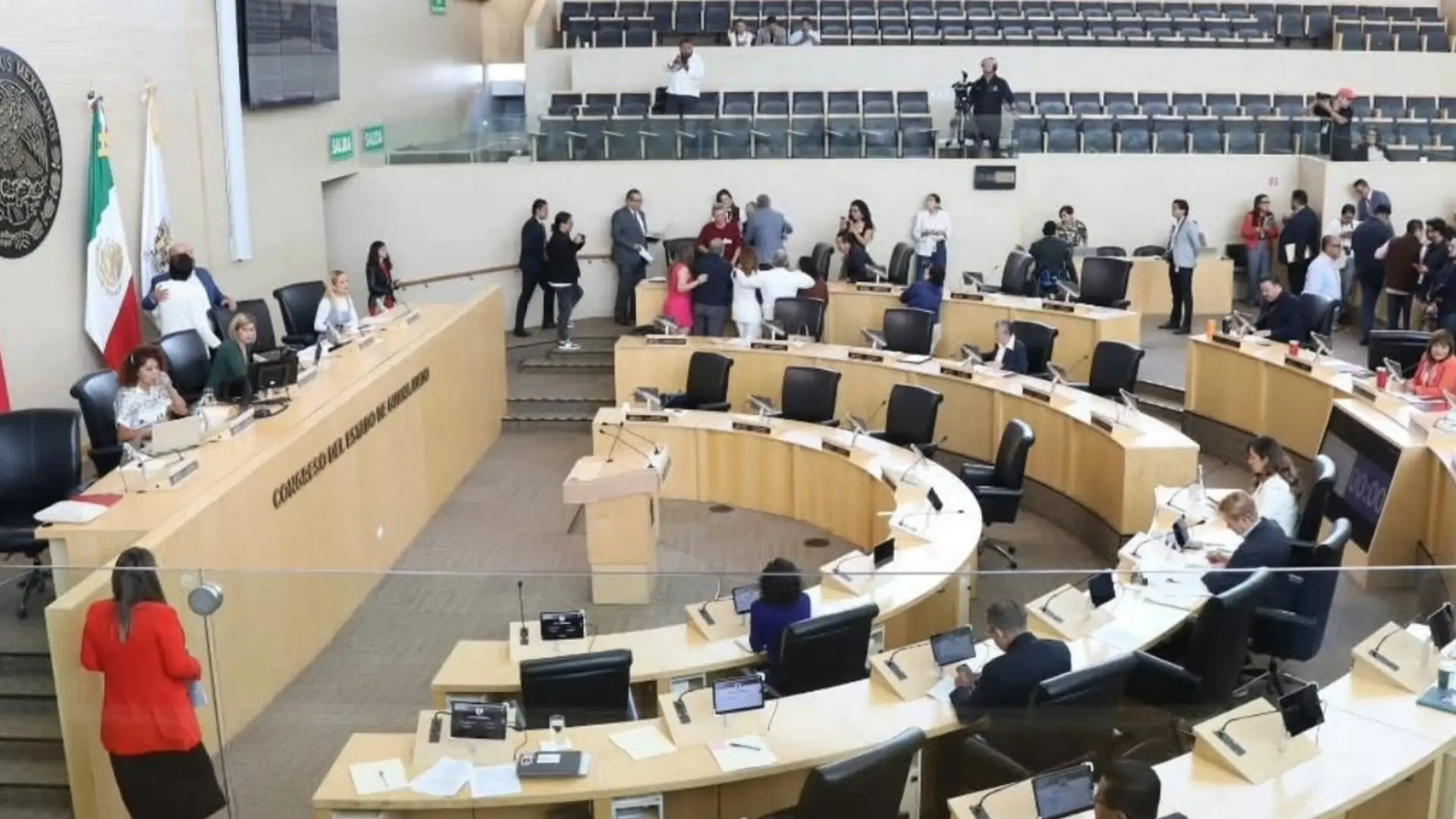 Diputados del Congreso de Guanajuato durante la discusión de la reforma constitucional sobre doble nacionalidad.