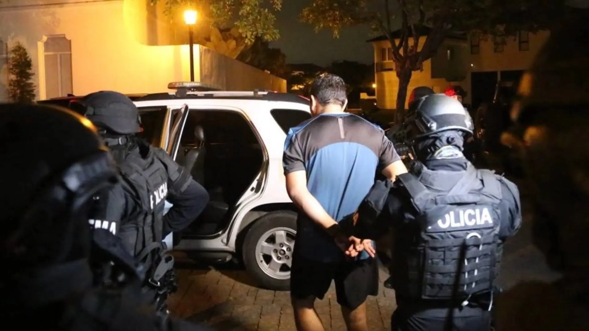 Operativo policial en Ecuador contra una red internacional de tráfico de cocaína hacia Europa. Foto X: @DanielNoboaOk