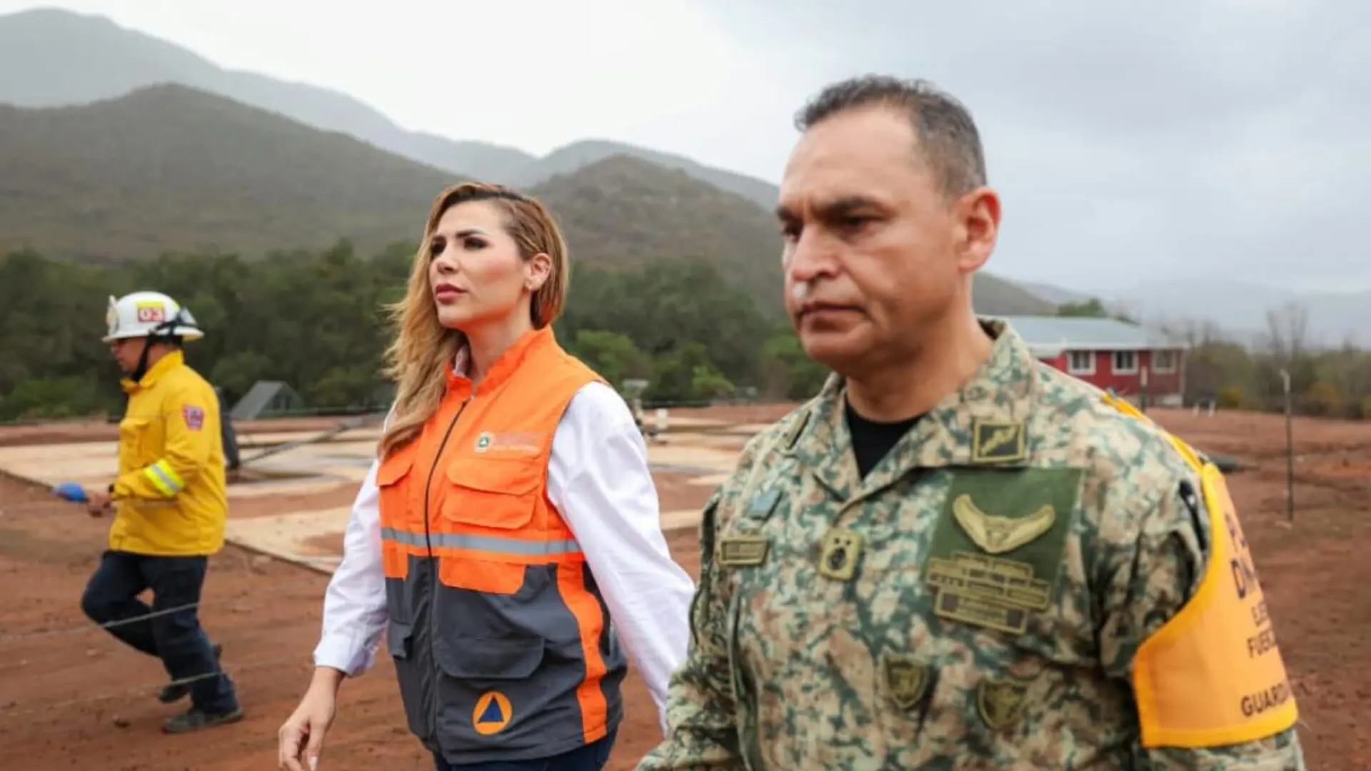 Operativo de la Defensa para evacuar a familias afectadas por las lluvias en el rancho Génesis. Foto: Cortesía