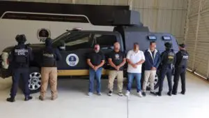 Detenidos por presunto fraude con documentos falsos y cobro irregular de un seguro en Michoacán. Foto FGE.