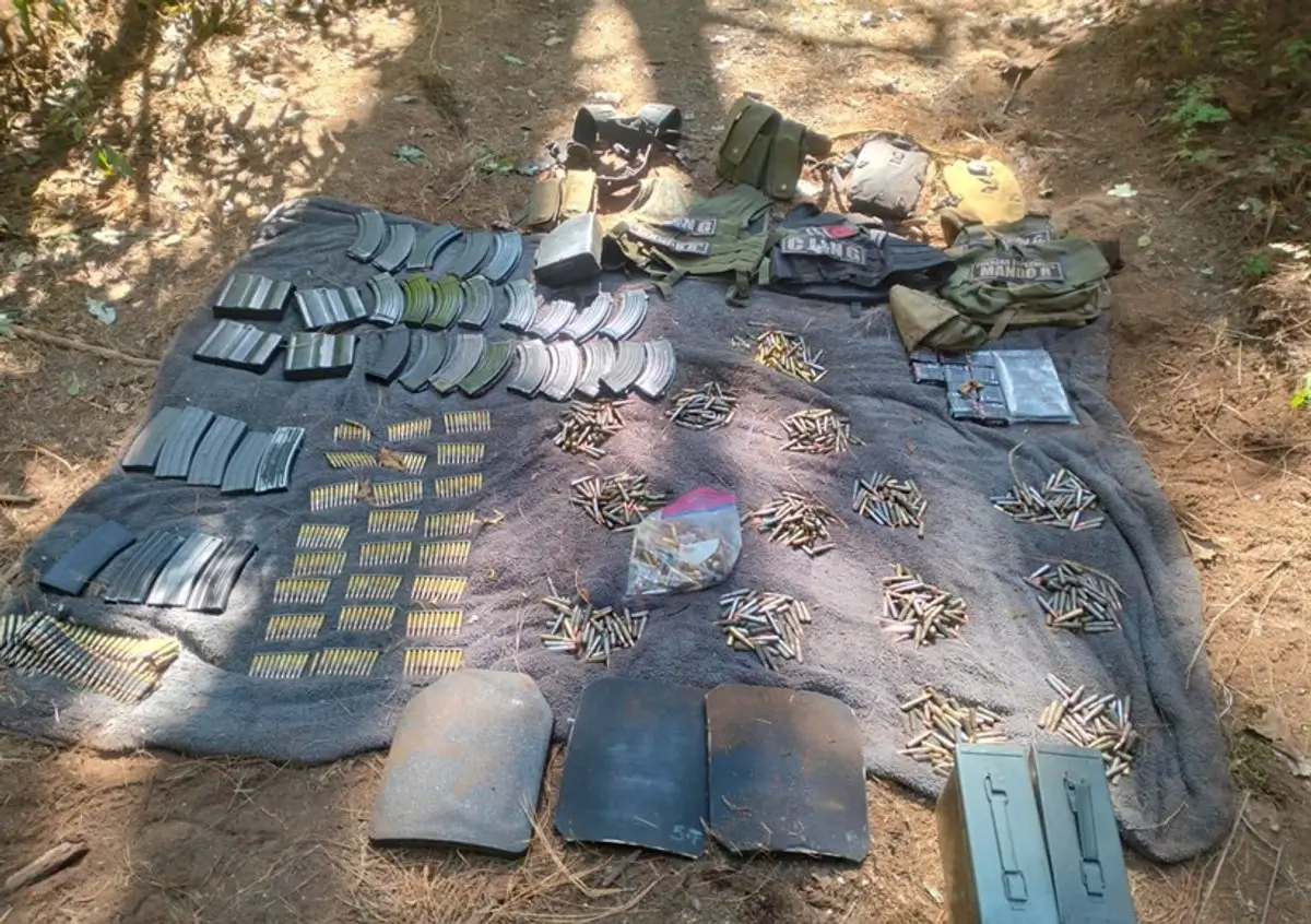 Agentes federales aseguran armas, drogas y vehículos durante operativo federal en Michoacán