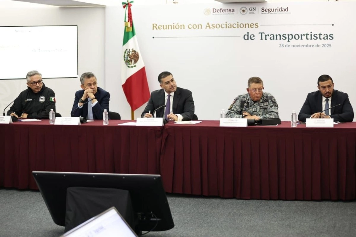 Reunión del gabinete de seguridad con asociaciones del autotransporte