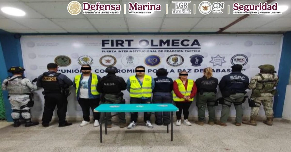 Group of uniformed Mexican security personnel