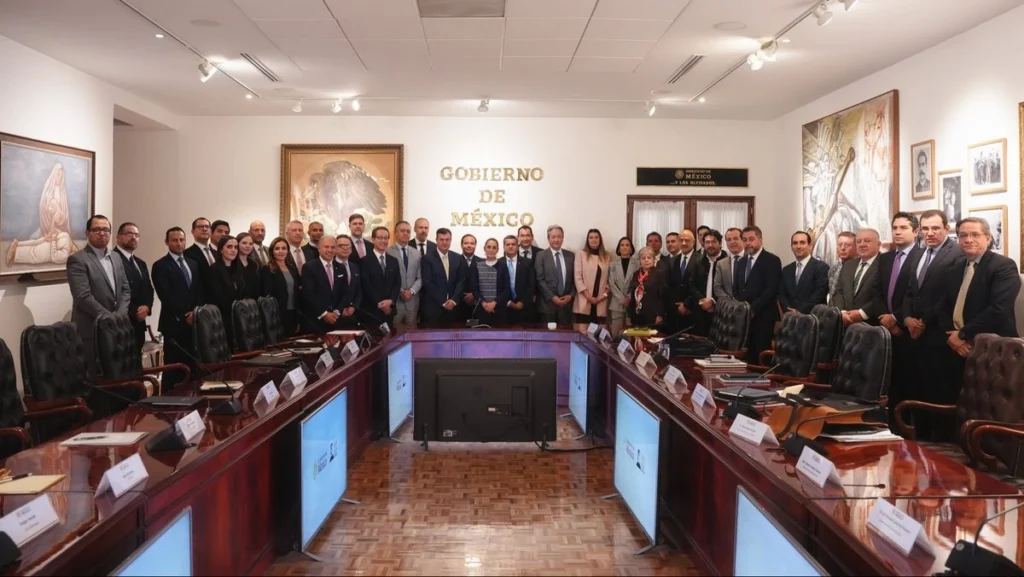 Sheinbaum impulsa plan integral con la industria automotriz