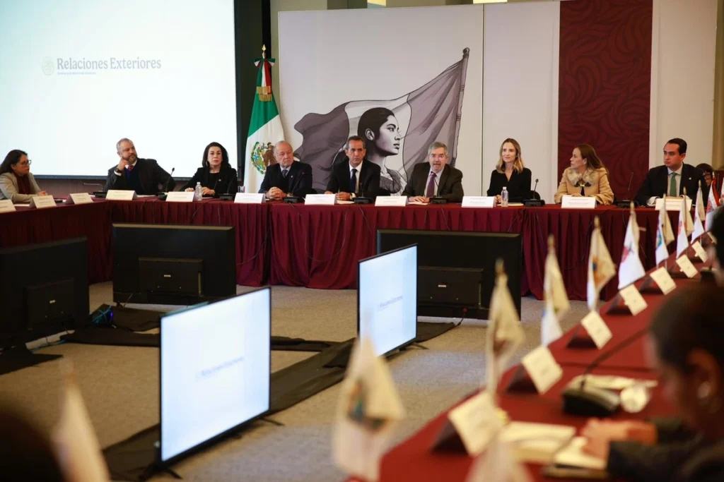 De la Fuente impulsa la vinculación internacional de estados en reunión con la AMAIE