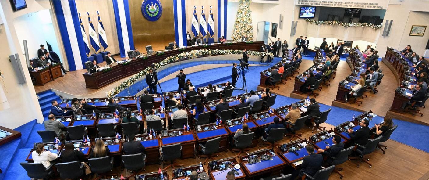 El Salvador reforma ley para poner cadena perpetua a menores de edad