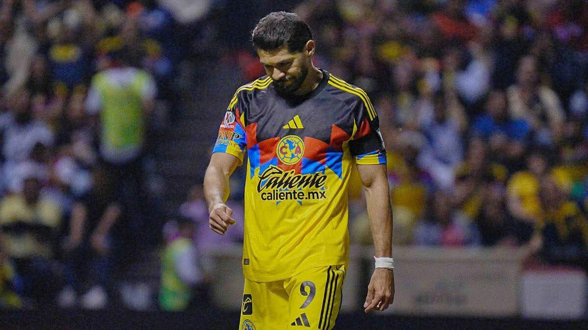Henry Martín en un partido del América en la Liga MX.
