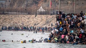 Aumenta a 57 los migrantes muertos en Ceuta; tragedia desata crisis humanitaria entre España y Marruecos