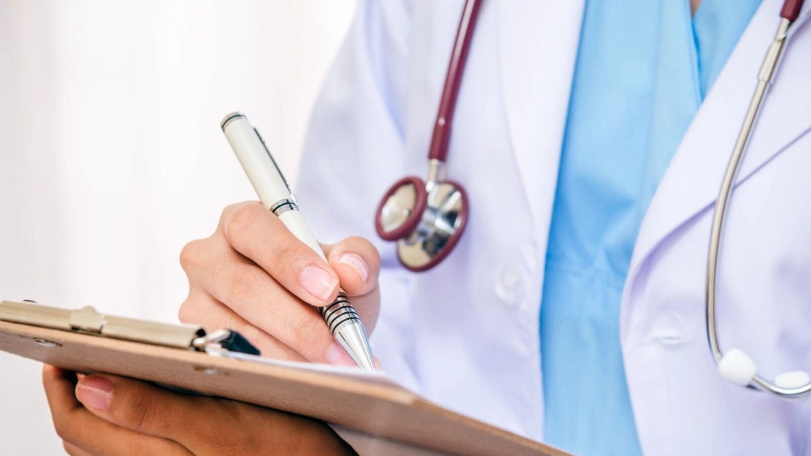 Uruguay pagará directamente a médicos cubanos tras modificar acuerdo sanitario con Cuba